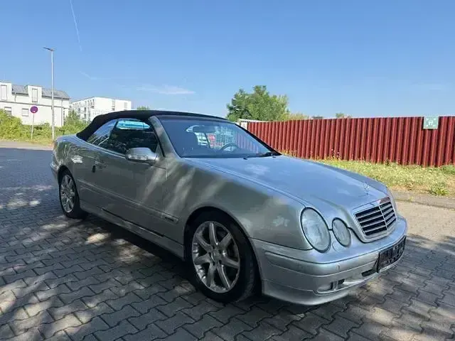 Gebraucht Mercedes CLK320 Avantgarde 218 PS (160 kW) 2003 Silber Cabrio