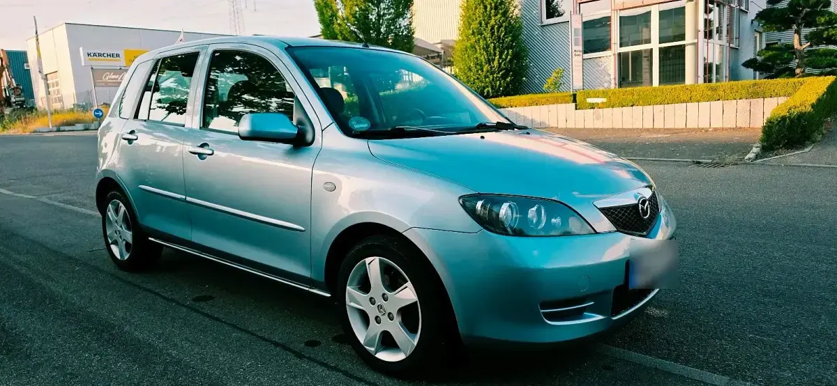 Gebraucht Mazda 2 80 PS (58 kW) 2008 Blau Kleinwagen