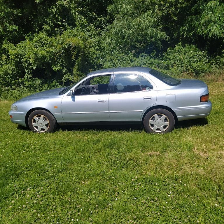 Silber Gebraucht 1994 Toyota Camry Limousine | 4.200 € - Bild 1/4