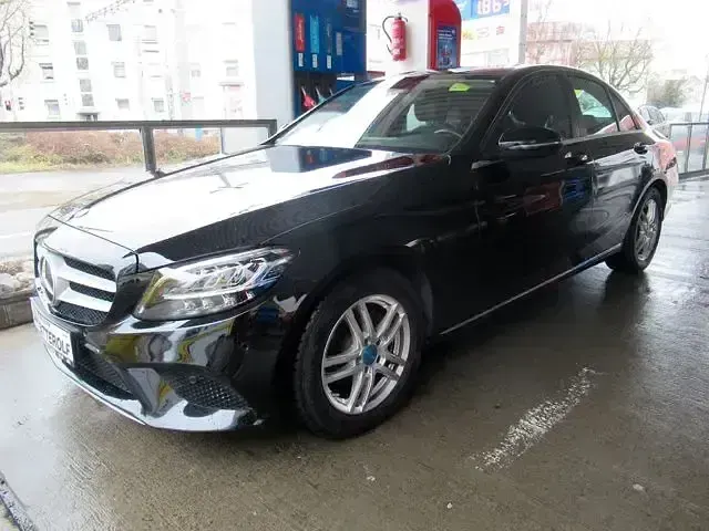 Gebraucht Mercedes 180 122 PS (89 kW) 2020 Schwarz Limousine