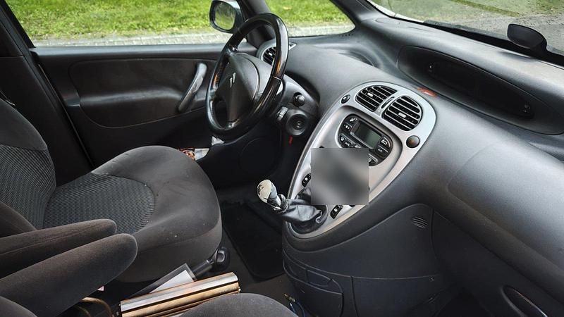 Gebraucht Citroën Xsara Picasso 108 PS (79 kW) 2007 Silber Van / Kleinbus