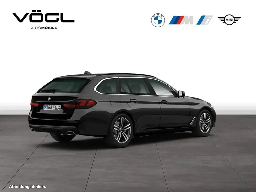 Gebraucht BMW 520 190 PS (139 kW) 2022 Saphirschwarz Kombi