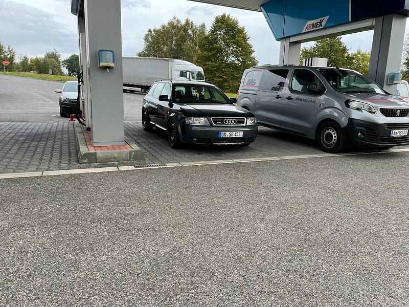 Schwarz Gebraucht 2001 Audi A6 Kombi | 1.900 € (Fairer Preis) - Bild 1/4
