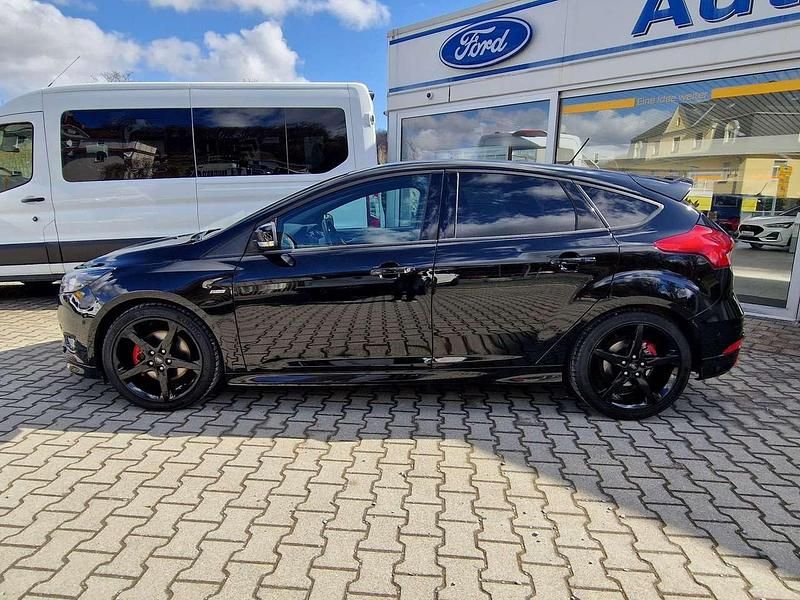 Gebraucht Ford Focus Sport 150 PS (110 kW) 2017 Iridiumschwarz metallic Kleinwagen