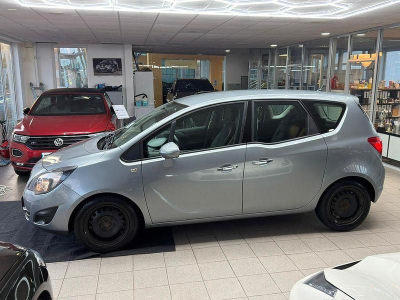 Gebraucht Opel Meriva 110 PS (80 kW) 2012 Silber Van / Kleinbus
