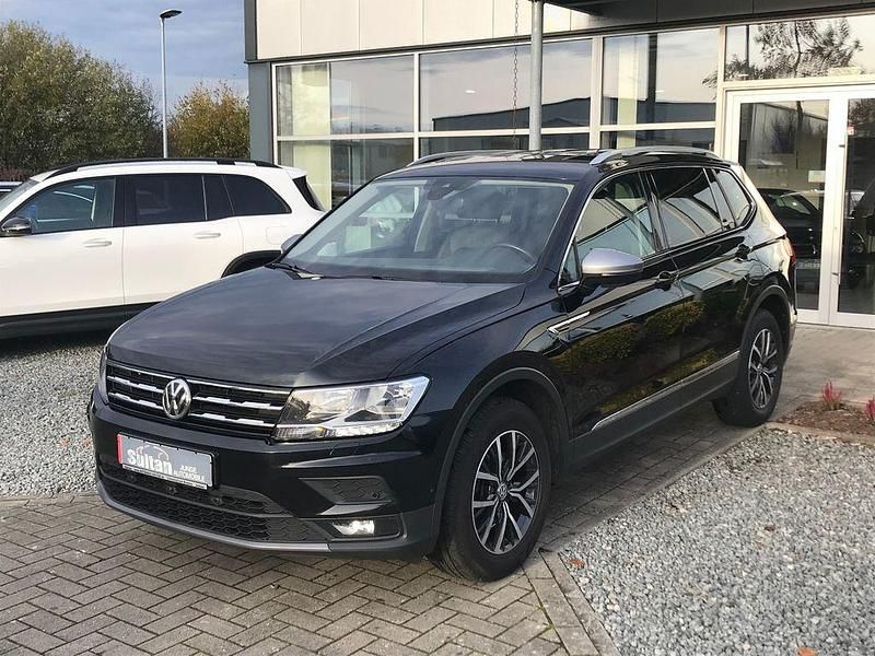 Schwarz Gebraucht 2021 VW Tiguan Allspace Comfortline SUV | 19.899 € (Etwas zu teuer) - Bild 1/4