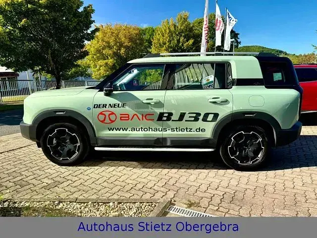 Gebraucht Baic BJ30 280 PS (205 kW) 2025 Schwarz (light green) SUV