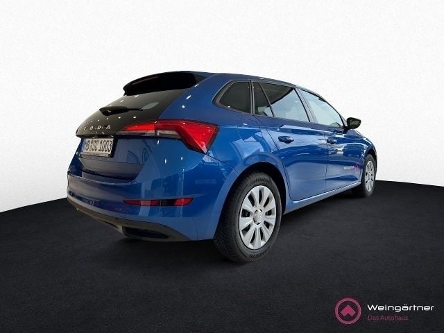 Gebraucht Skoda Scala Ambition 150 PS (110 kW) 2023 Blau (raceblau metallic) met. blau (raceblau metallic) met. Kleinwagen