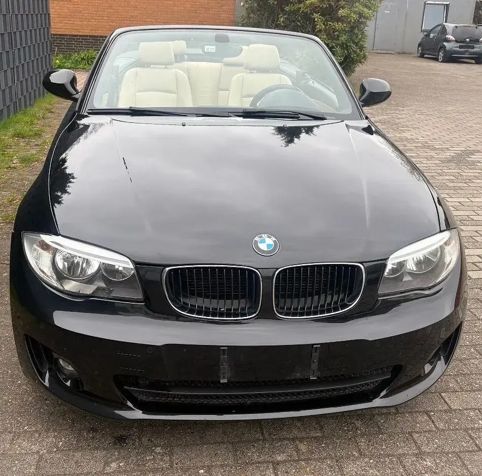 Gebraucht BMW 118 Cabriolet Advantage 143 PS (105 kW) 2012 Schwarz Cabrio
