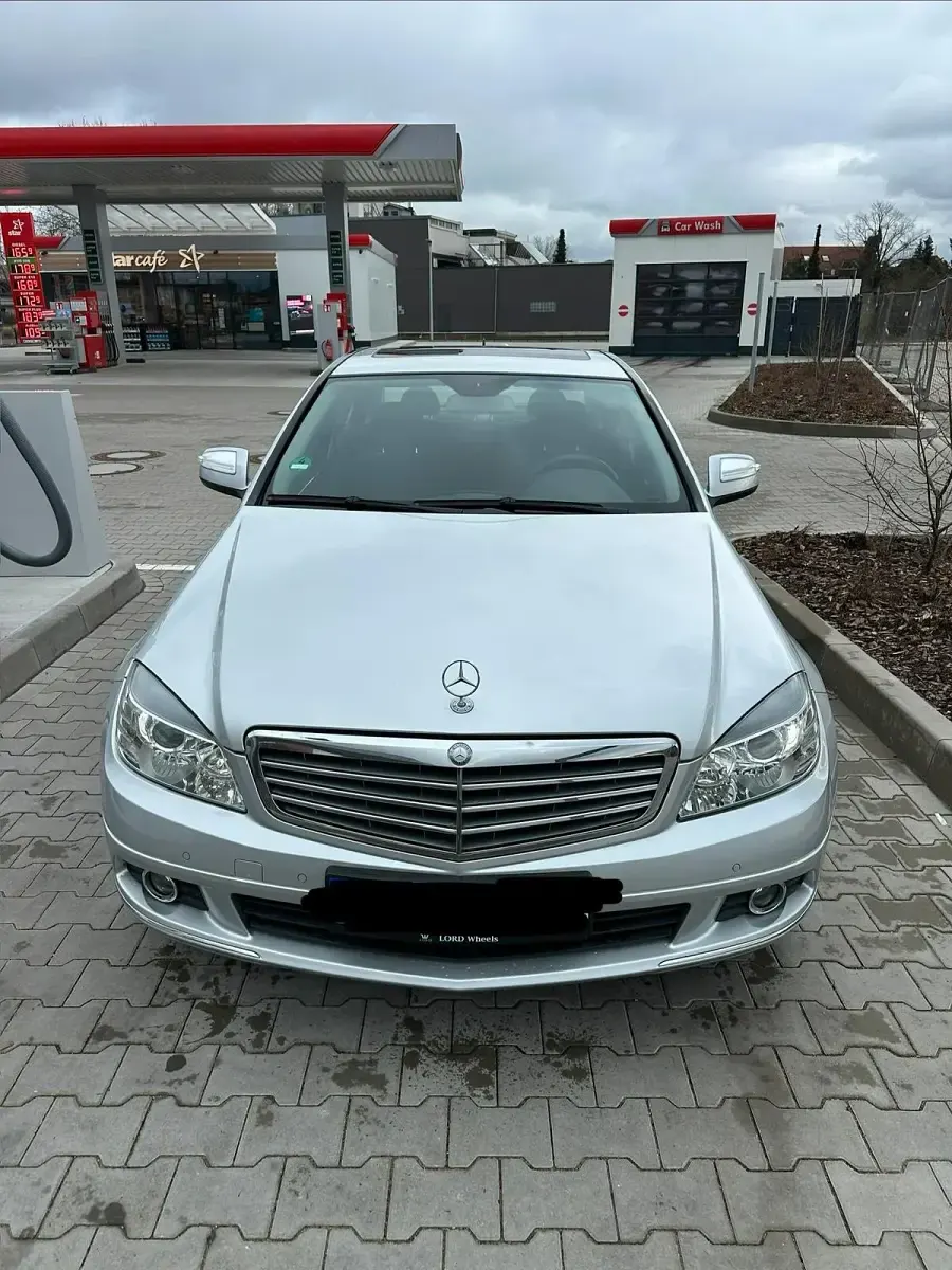 Gebraucht Mercedes C200 Elegance 184 PS (135 kW) 2009 Silber Limousine