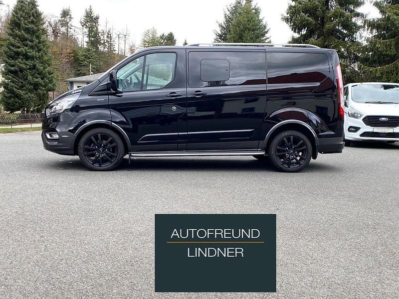 Gebraucht Ford Tourneo Active 150 PS (110 kW) 2023 Schwarz Van / Kleinbus
