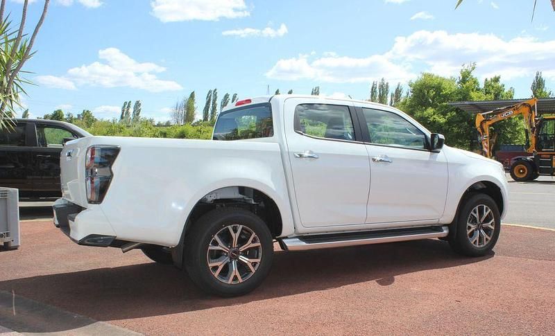 Gebraucht Isuzu D-Max 163 PS (119 kW) 2023 Weiß Pickup