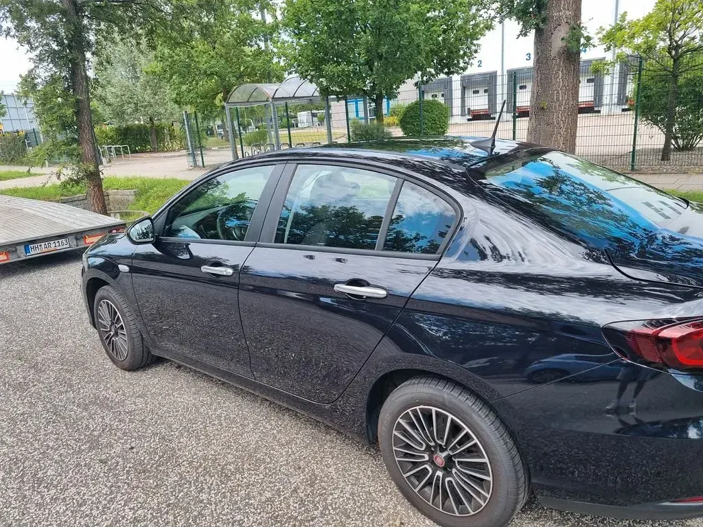 Gebraucht Fiat Tipo 131 PS (96 kW) 2025 Schwarz Limousine