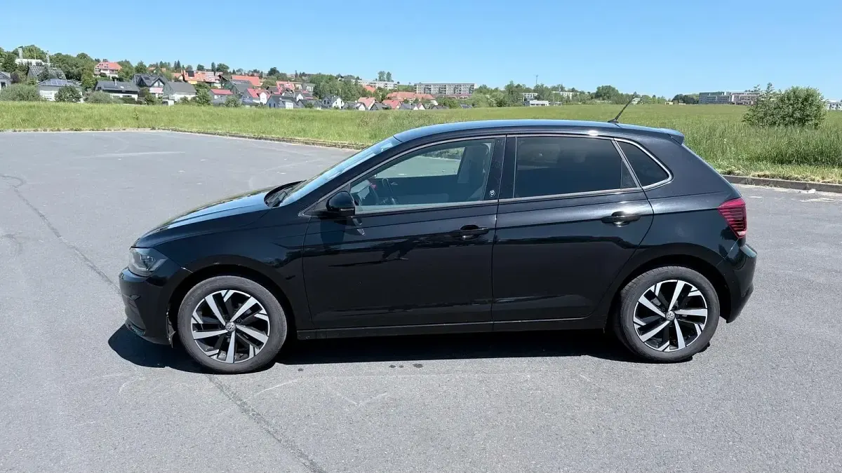 Second-hand VW Polo Edition 95 CP (69 kW) 2018 Negru Hatchback