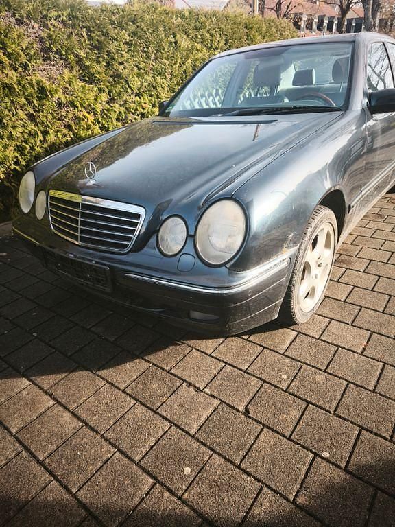 Gebraucht Mercedes E430 Avantgarde 279 PS (205 kW) 2000 Blau Limousine