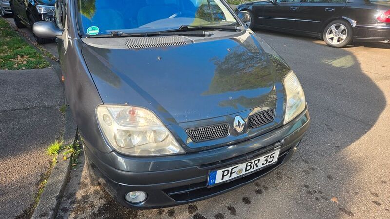 Grau Gebraucht 2002 Renault Scénic Expression Van / Kleinbus | 1.500 € (Teuer) - Bild 1/4