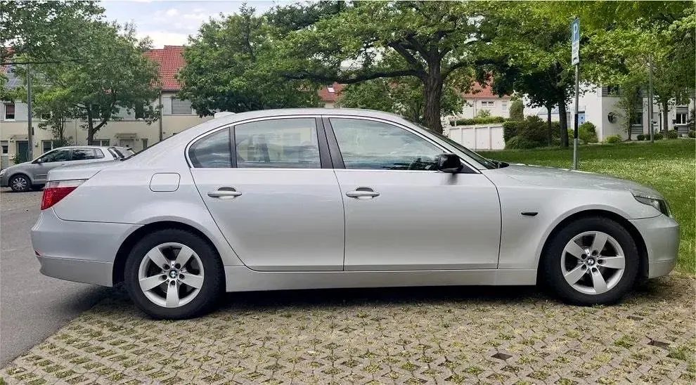 Gebraucht BMW 520 170 PS (125 kW) 2004 Silber Limousine
