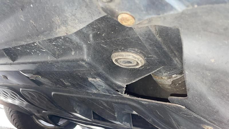 Grau Gebraucht 2011 VW Passat Limousine | 5.500 € (Guter Preis) - Bild 1/4