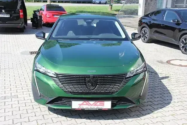 Gebraucht Peugeot 308 Allure 131 PS (96 kW) 2024 Olivegrün Limousine