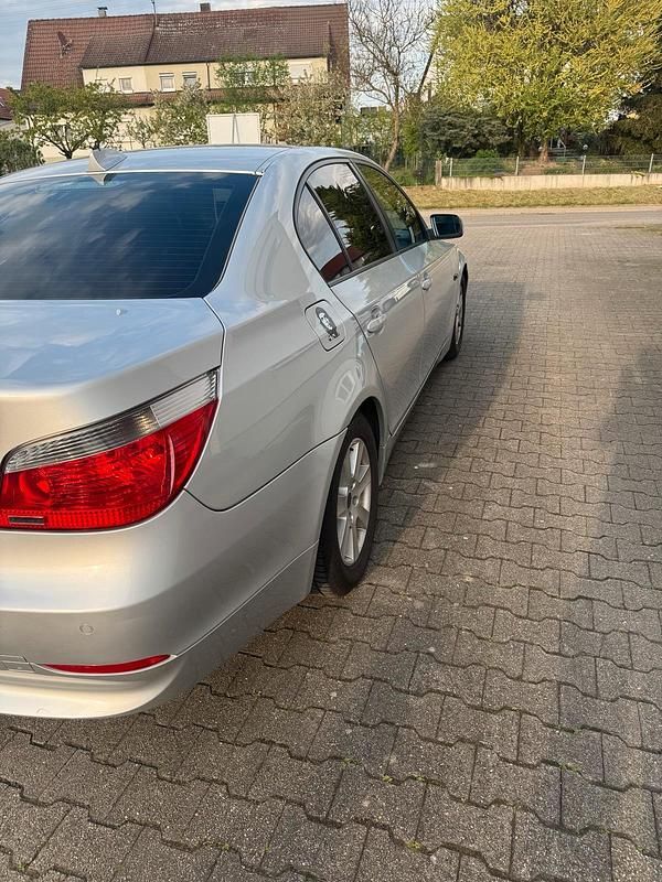 Second-hand BMW 520 177 CP (130 kW) 2004 Gri Berlinǎ