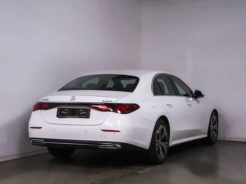 Gebraucht Mercedes E200 Advanced Plus 227 PS (166 kW) 2024 Weiß Limousine