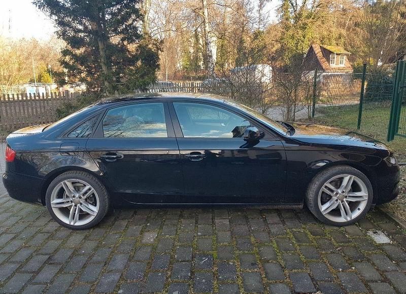 Gebraucht Audi A4 Attraction 120 PS (88 kW) 2010 Schwarz Limousine