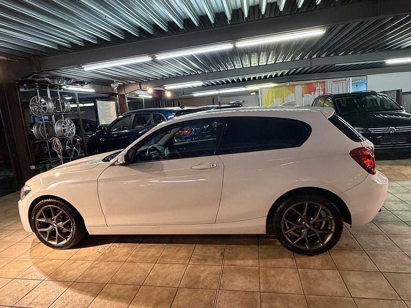 Gebraucht BMW 114 Sport Line 102 PS (75 kW) 2014 Weiß Kleinwagen