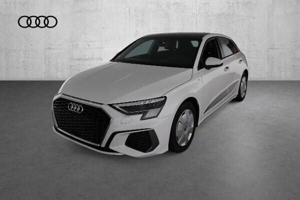 Weiß Gebraucht 2024 Audi A3 Sportback S-Line Kombi | 31.430 € (Guter Preis) - Bild 1/1