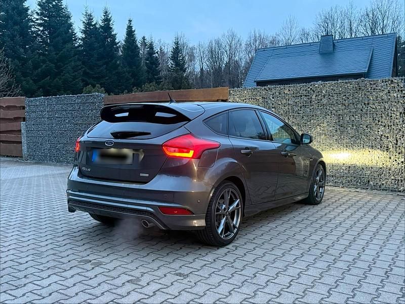 Gebraucht Ford Focus ST-Line 150 PS (110 kW) 2016 Grau Limousine