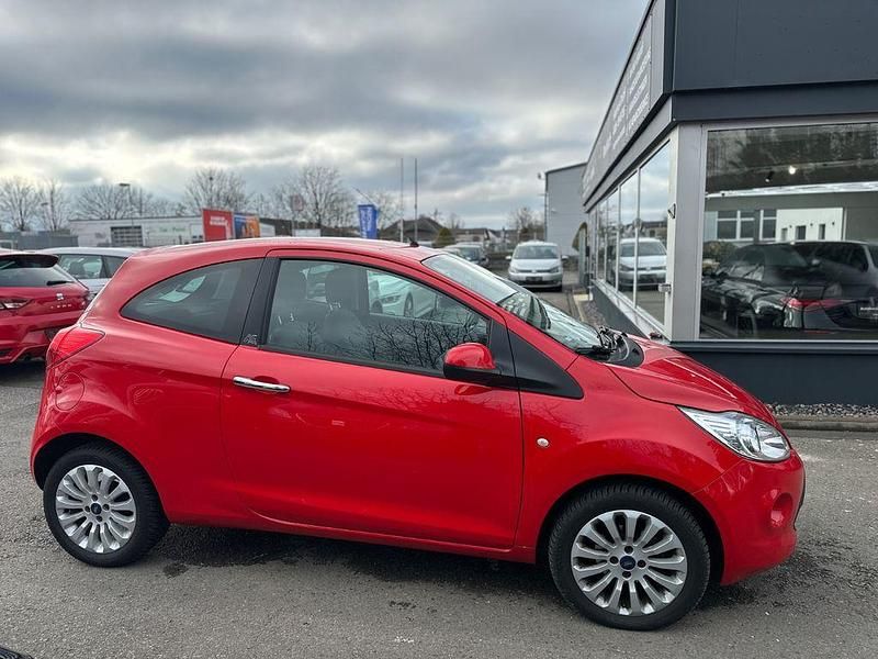 Gebraucht Ford Ka Titanium 69 PS (50 kW) 2013 Rot Kleinwagen