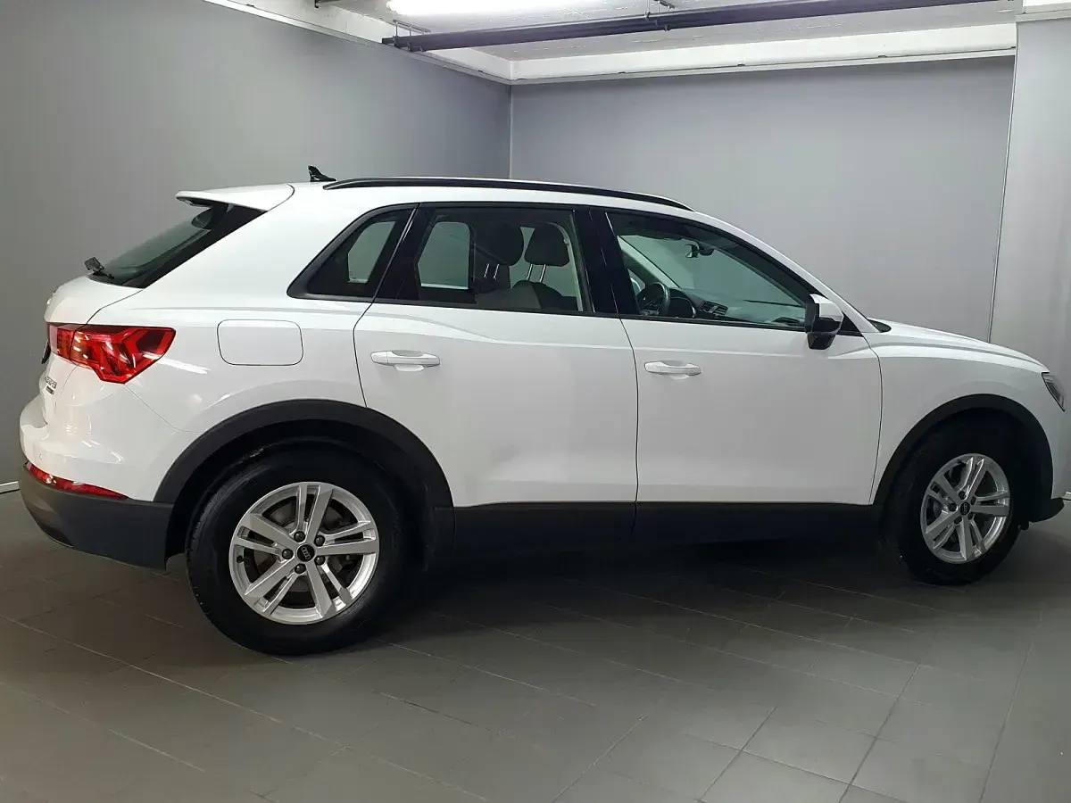 Gebraucht Audi Q3 Ambiente 245 PS (180 kW) 2023 SUV