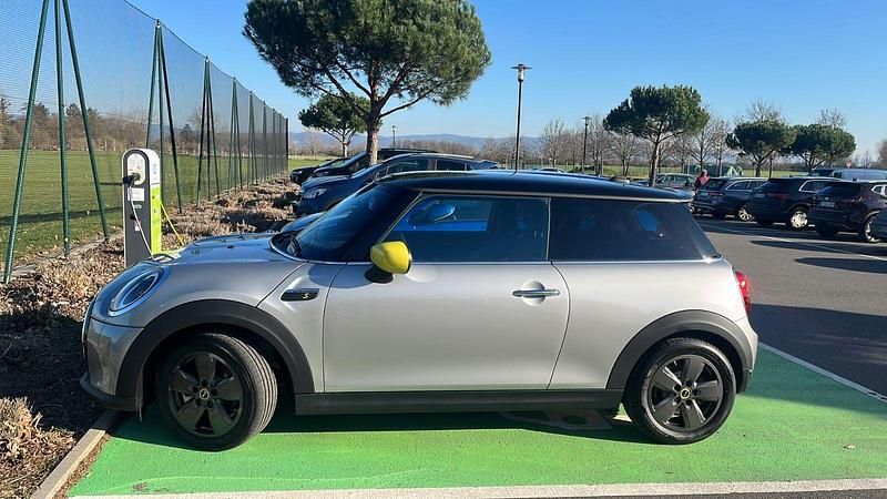 Silber Gebraucht 2023 Mini Cooper SE Classic Kleinwagen | 19.500 € (Fairer Preis) - Bild 1/4