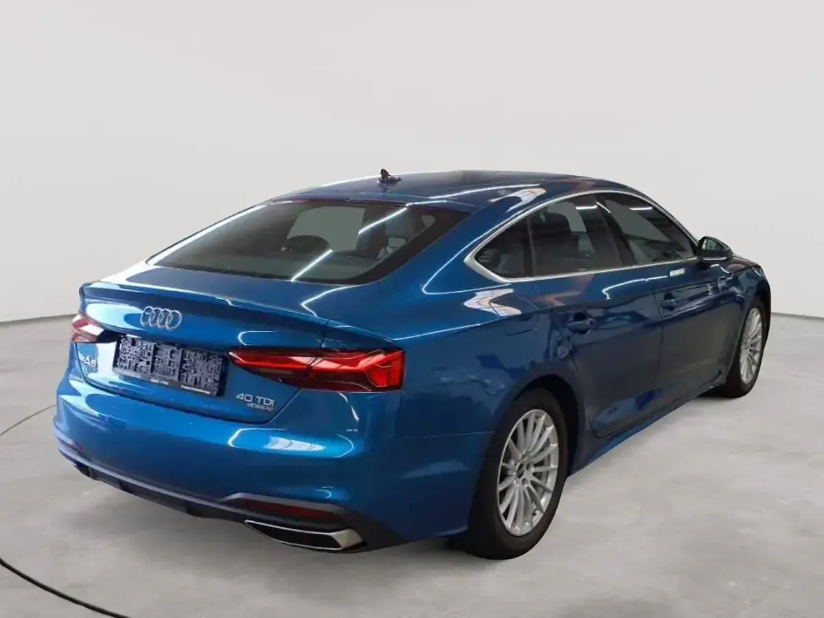 Gebraucht Audi A5 Comfort 204 PS (150 kW) 2022 Atollblau metallic Coupé