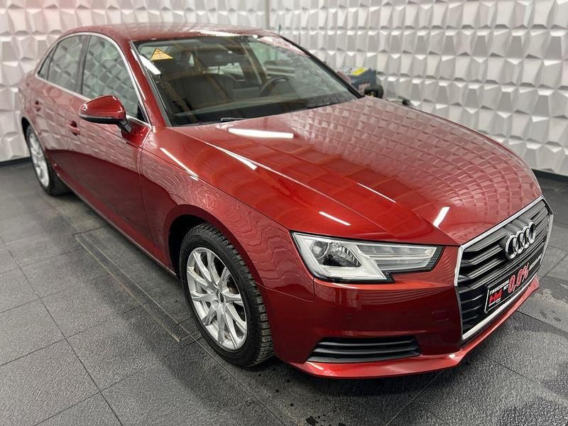 Gebraucht Audi A4 150 PS (110 kW) 2019 Rot Limousine