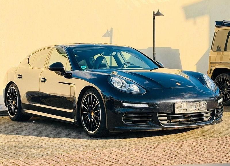 Schwarz Gebraucht 2014 Porsche Panamera Limousine | 34.990 € (Etwas zu teuer) - Bild 1/4