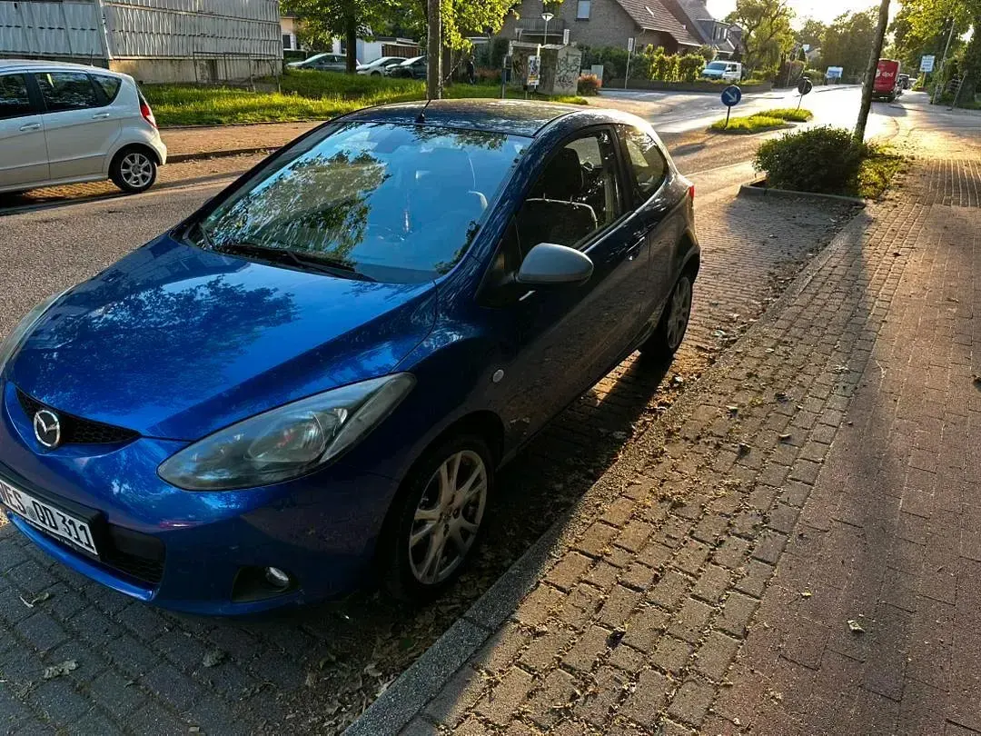 Gebraucht Mazda 2 75 PS (55 kW) 2008 Blau Kleinwagen