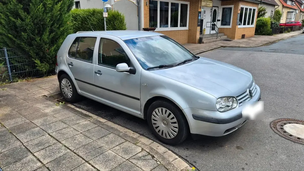 Gebraucht VW Golf IV 105 PS (77 kW) 2000 Grau Kleinwagen