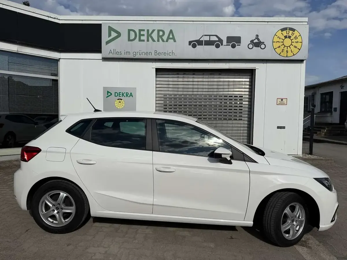 Gebraucht Seat Ibiza Style 95 PS (69 kW) 2023 "candy" weiss Kleinwagen