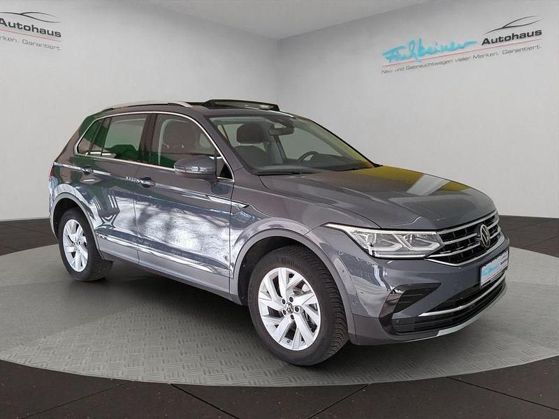 Gebraucht VW Tiguan Elegance 245 PS (180 kW) 2022 Delfingrau, metallic SUV