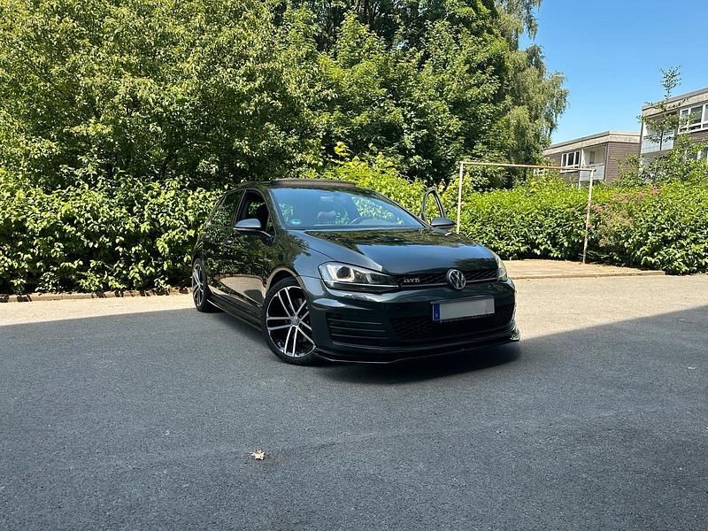 Grau Gebraucht 2015 VW Golf GTD Limousine | 14.500 € (Fairer Preis) - Bild 1/4