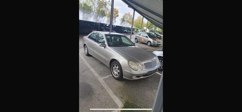 Gebraucht Mercedes E200 Classic 163 PS (119 kW) 2003 Silber Limousine