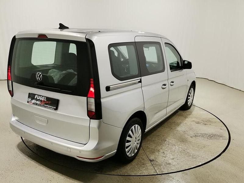 Second-hand VW Caddy 102 CP (75 kW) 2021 Argintiu Monovolum