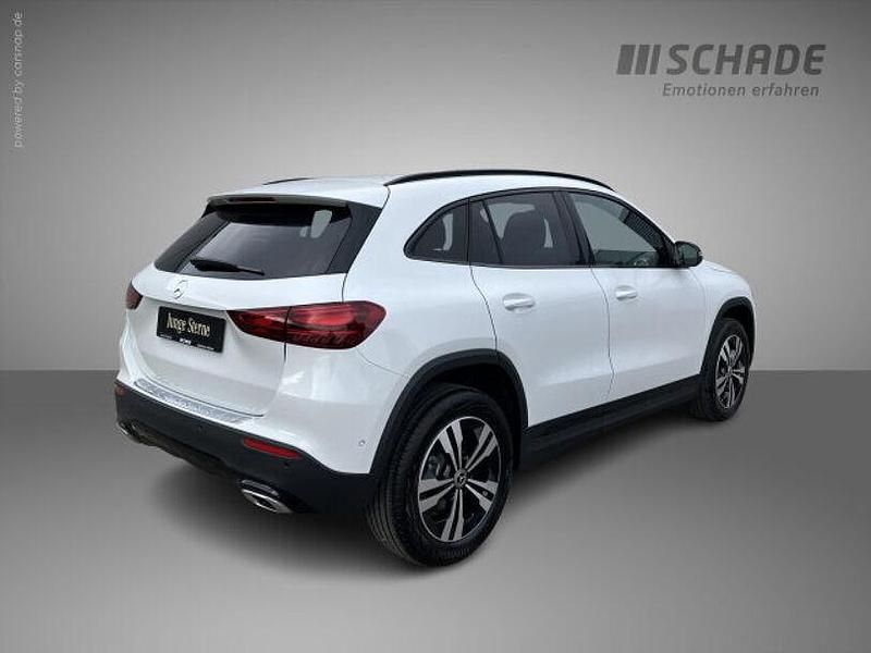 Gebraucht Mercedes GLA200 Progressive 163 PS (119 kW) 2023 Weiß SUV