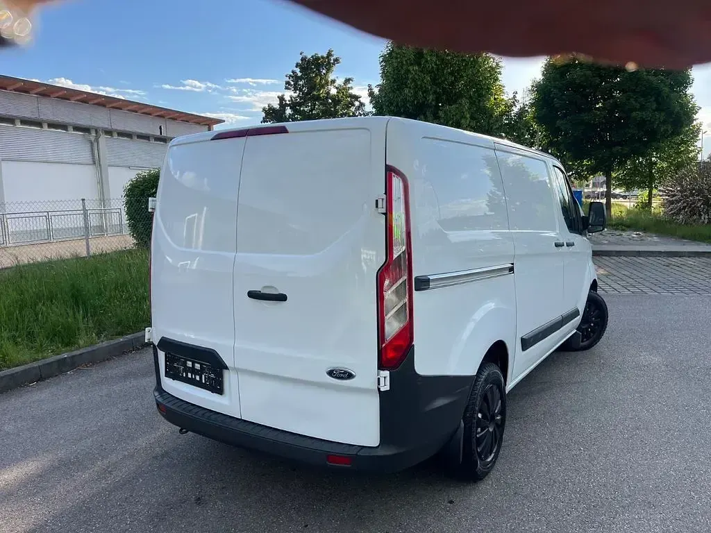 Gebraucht Ford Transit Custom 105 PS (77 kW) 2016 Weiß Van / Kleinbus