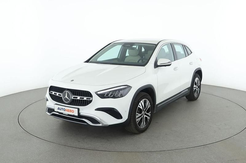 Weiß Gebraucht 2025 Mercedes GLA220 Progressive SUV | 40.870 € (Superpreis) - Bild 1/3