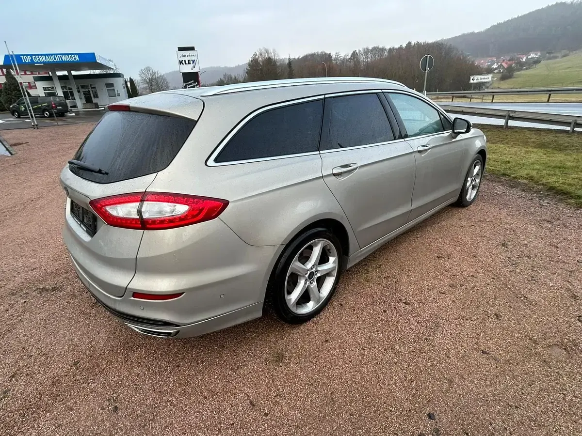 Gebraucht Ford Mondeo Titanium 210 PS (154 kW) 2015 Andere farben Kombi