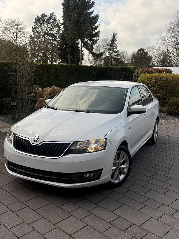 Gebraucht Skoda Rapid 105 PS (77 kW) 2014 Weiß Kleinwagen