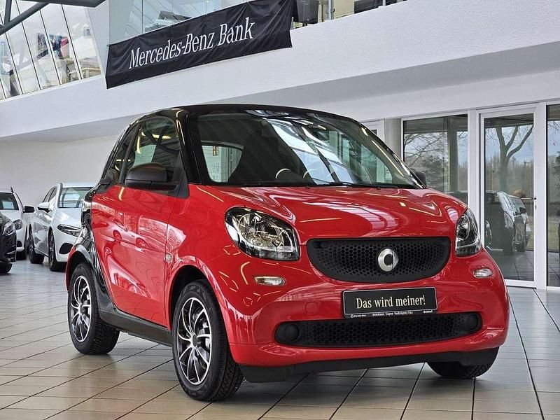 Rot Gebraucht 2019 Smart ForTwo Coupé Coupé | 12.860 € (Fairer Preis) - Bild 1/4