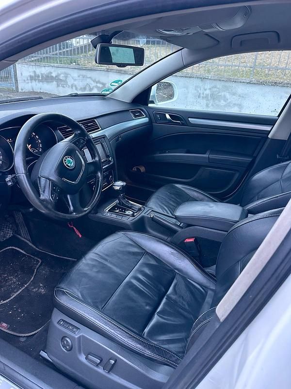 Second-hand Skoda Superb 170 CP (125 kW) 2008 Alb Berlinǎ