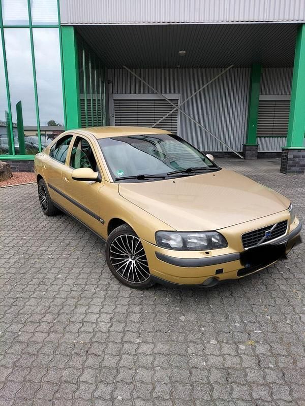Gebraucht Volvo S60 Comfort 250 PS (183 kW) 2001 Gold Limousine